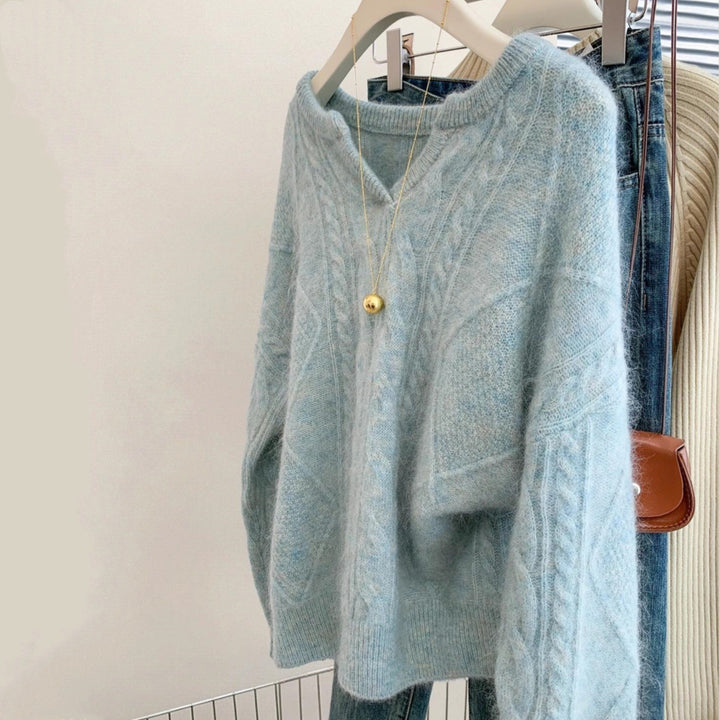 Damen Oversize Mohair-Optik Zopfmusterpullover mit V‑Ausschnitt und überschnittener Schulter Echoarchiv