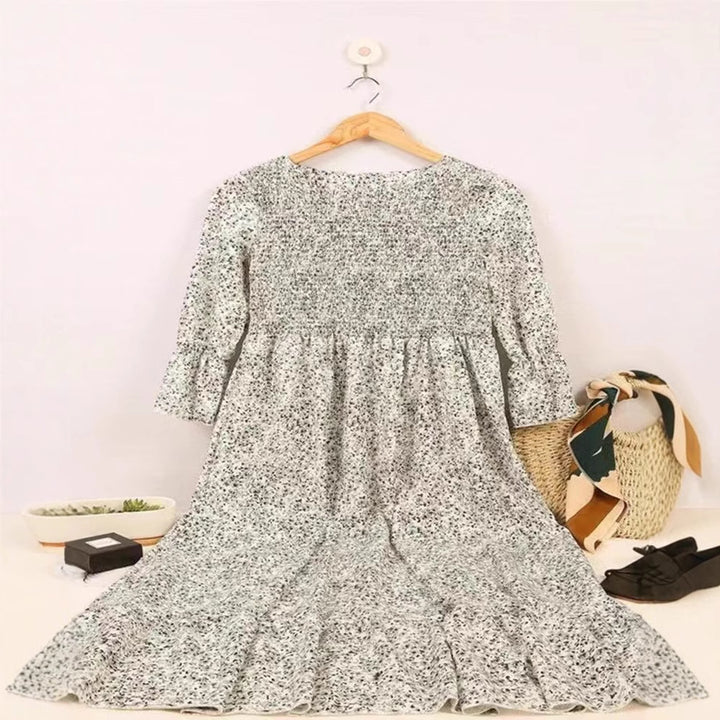 Damen nan lockerfallendes Babydoll-Midikleid mit geraffter Unterbrust, überschnittenen Dreiviertelärmeln und feinem Blumenprint Echo Archiv