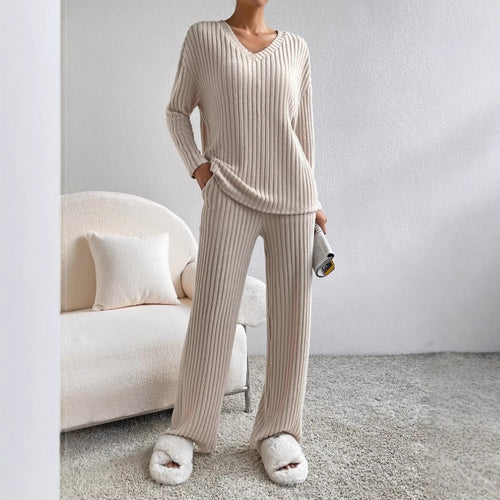 Frauen Rippstrick Lounge Set aus weichem Strick mit V-Ausschnitt und weitem Bein – Mavelle