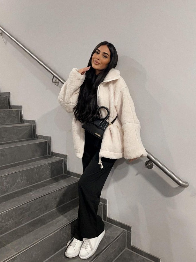 Damen nan oversized Sherpa-Outdoorjacke mit Zweiwege-Reißverschluss, hohem Stehkragen und verdeckten Eingrifftaschen Echo Archiv