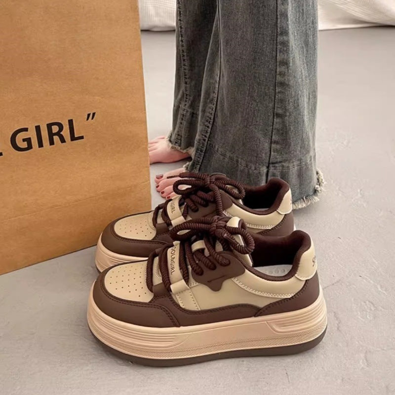 Damen Sportliche Plateau-Sneaker mit elastischen Schnürsenkeln und dämpfender Sohle Echo Archiv