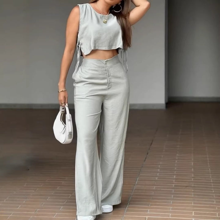 Damen Lässiges Zweiteiler-Outfit mit hochwertigem Stoff und modernem Schnitt Echo Archiv
