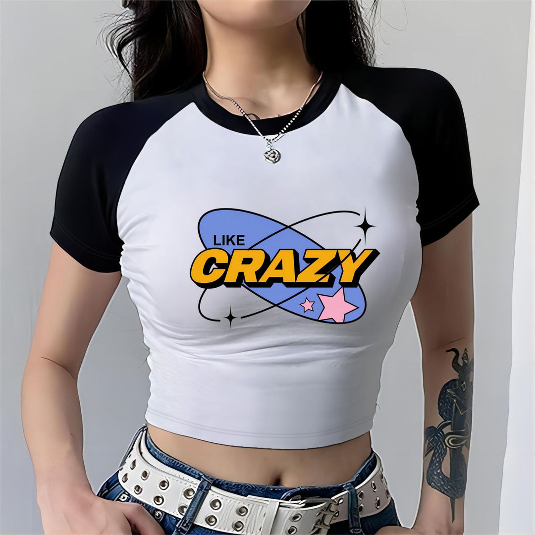 Damen Cropped T-Shirt mit auffälligem Druckdesign Echo Archiv
