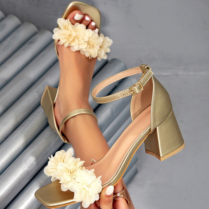 Damen Hochhackige Sandalen mit floralen Applikationen Echoarchiv