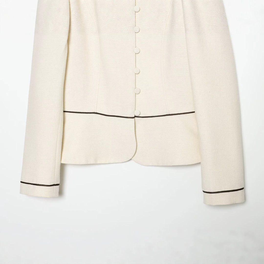 Damen Kurzblazer im Bouclé‑Look mit Stehkragen, dekorativen Knöpfen und Kontrastpaspel Echo Archiv