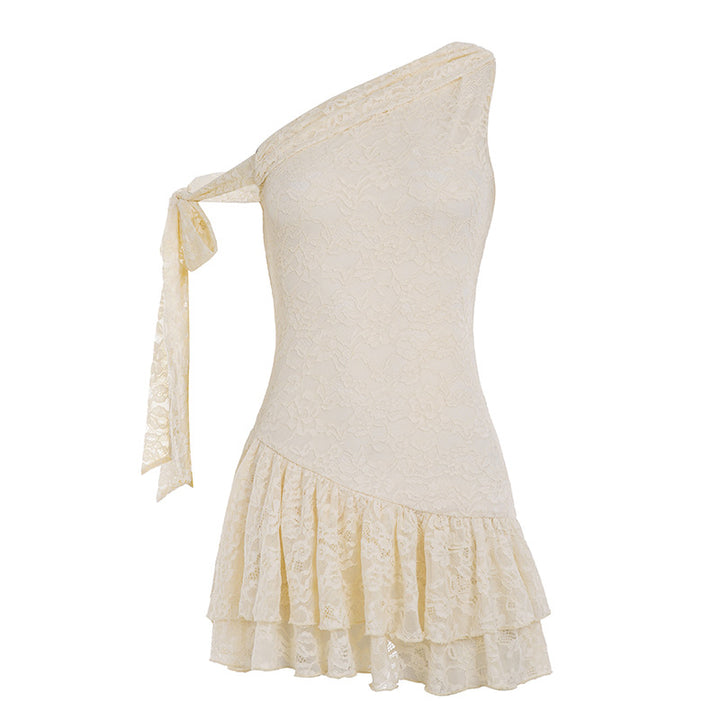 Damen elegantes Spitzenkleid mit asymmetrischem Ausschnitt und Rüschen Echo Archiv