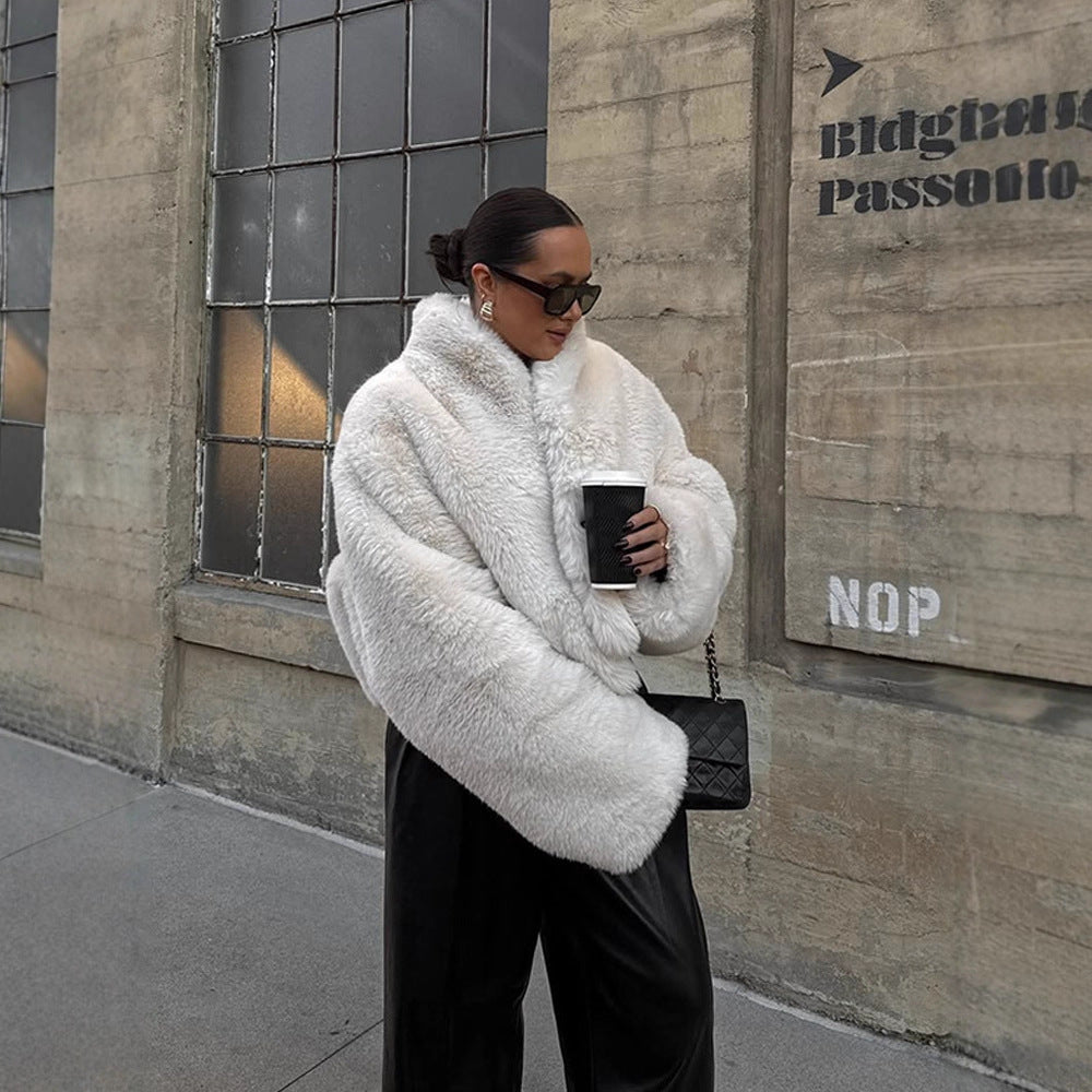 Damen Kurze kuschelige Faux‑Fur‑Bomberjacke mit voluminösem Schalkragen und kastiger Silhouette Echoarchiv