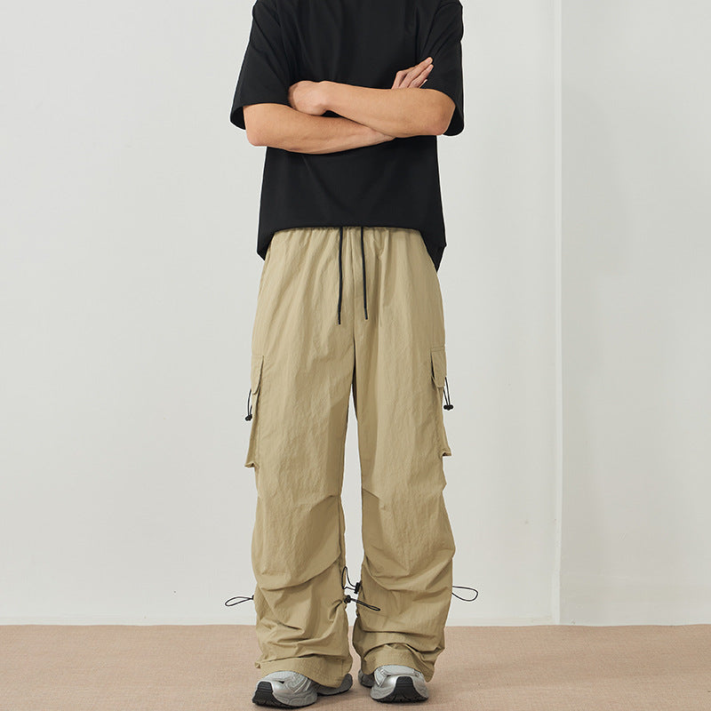 Herren Weite Nylon-Cargohose mit verstellbaren Saumkordeln und Tunnelzugbund Echo Archiv