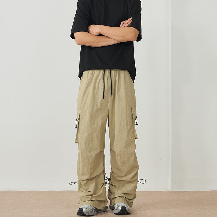Herren Weite Nylon-Cargohose mit verstellbaren Saumkordeln und Tunnelzugbund Echo Archiv