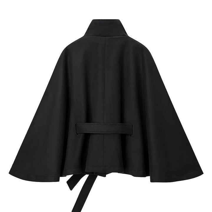 Damen nan tailliertes Cape mit Stehkragen, Knopfverschluss und Bindegürtel Echo Archiv
