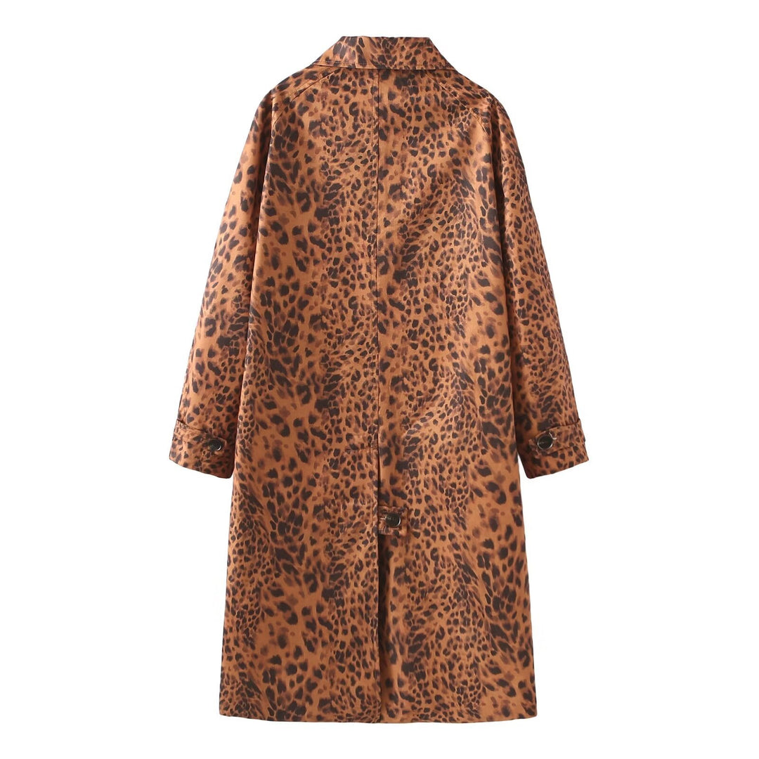 Damen langer Satin-Mantel im Leo-Print mit Reverskragen verdeckter Knopfleiste und Eingrifftaschen – Montévia