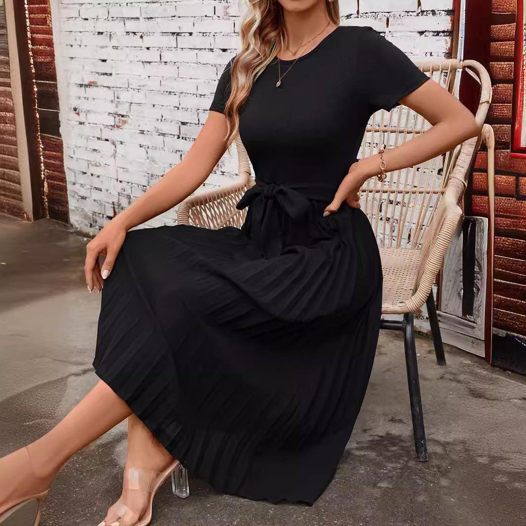 Damen Elegantes Midikleid mit tailliertem Design und schwingendem Rock Echo Archiv