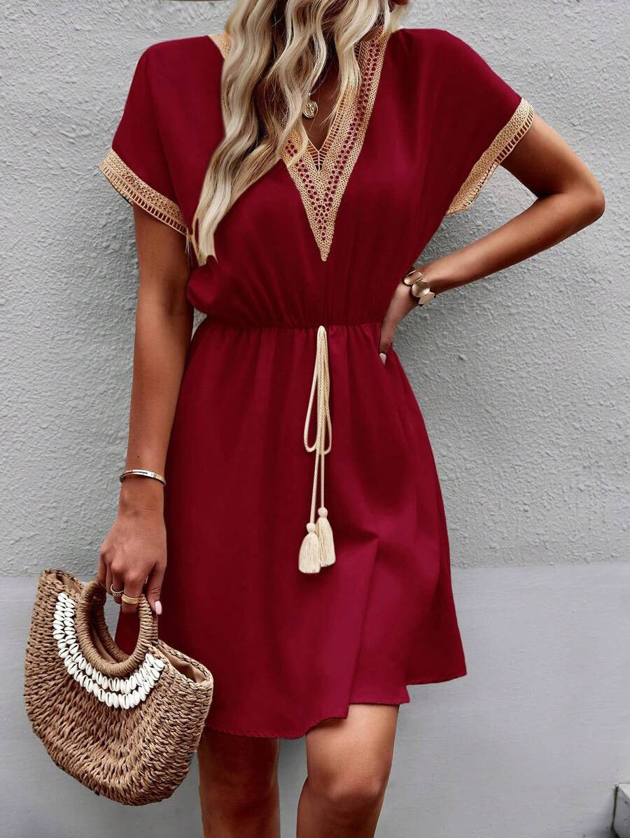 Damen Strandkleid mit raffiniertem Häkelkragen Echo Archiv