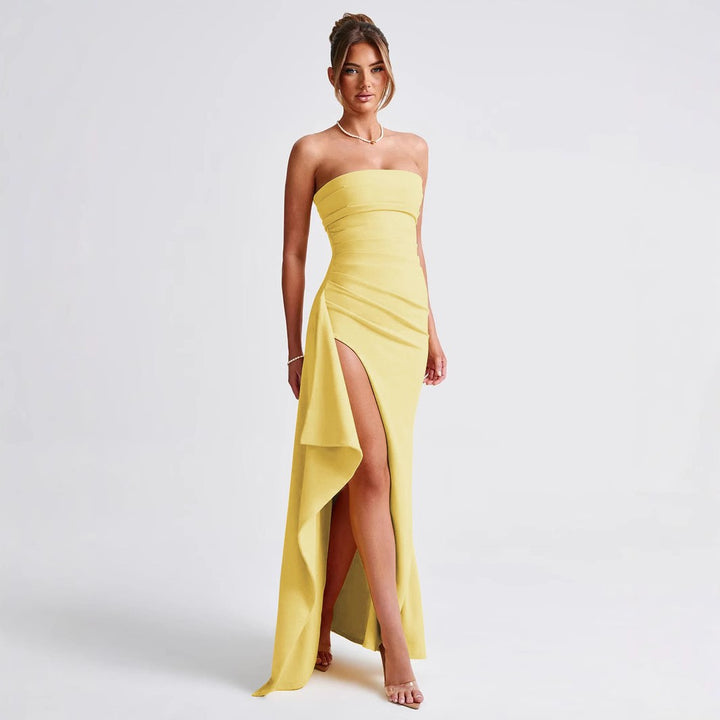 Damen Elegantes trägerloses Abendkleid mit asymmetrischem Schlitz Echo Archiv