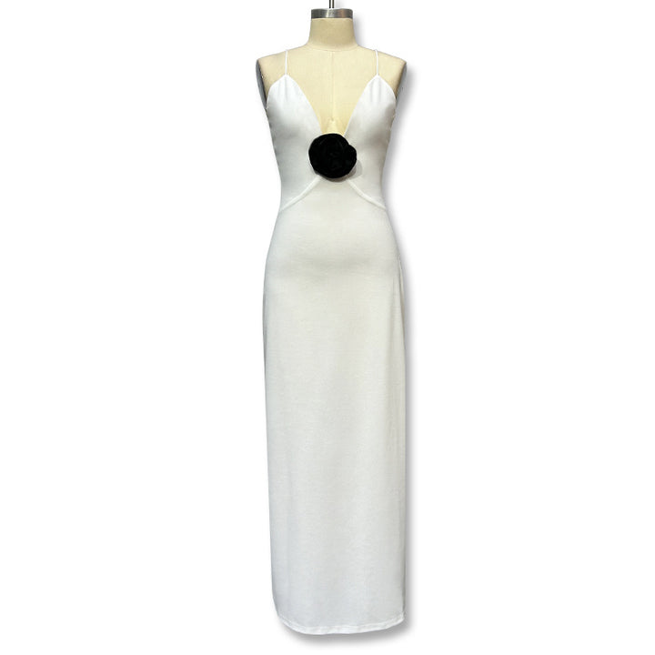 Damen Elegantes Maxikleid mit tiefer V-Ausschnitt und dekorativer Blüte Echo Archiv