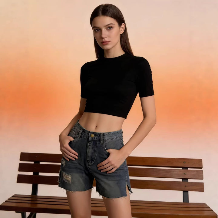 Damen lässige Jeansshorts mit fransigen Abschlüssen und seitlichem Schlitz Echo Archiv