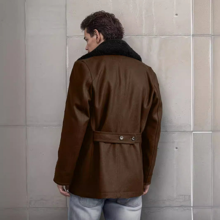 Herren Eleganter Wintermantel mit breit gefaltetem Kragen und praktischen Taschen Echoarchiv