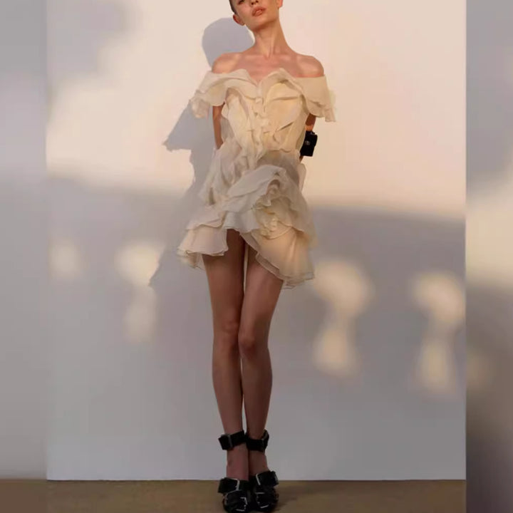 Damen Off-Shoulder Minikleid mit voluminösen Rüschen Echo Archiv