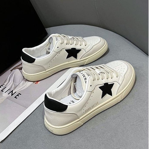 Damen Sneaker mit funkelnden Stern-Applikationen und atmungsaktiver Struktur Echo Archiv