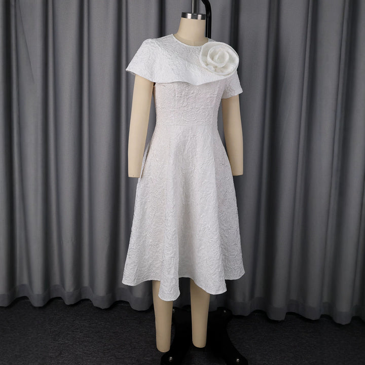 Damen festliches Kleid mit kunstvollem Blumendekor und wunderschöner Drapierung Echo Archiv