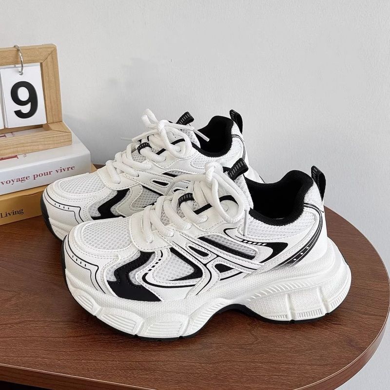 Damen Sportliche Sneakers mit atmungsaktiver Mesh-Oberfläche und dämpfender Sohle Echo Archiv