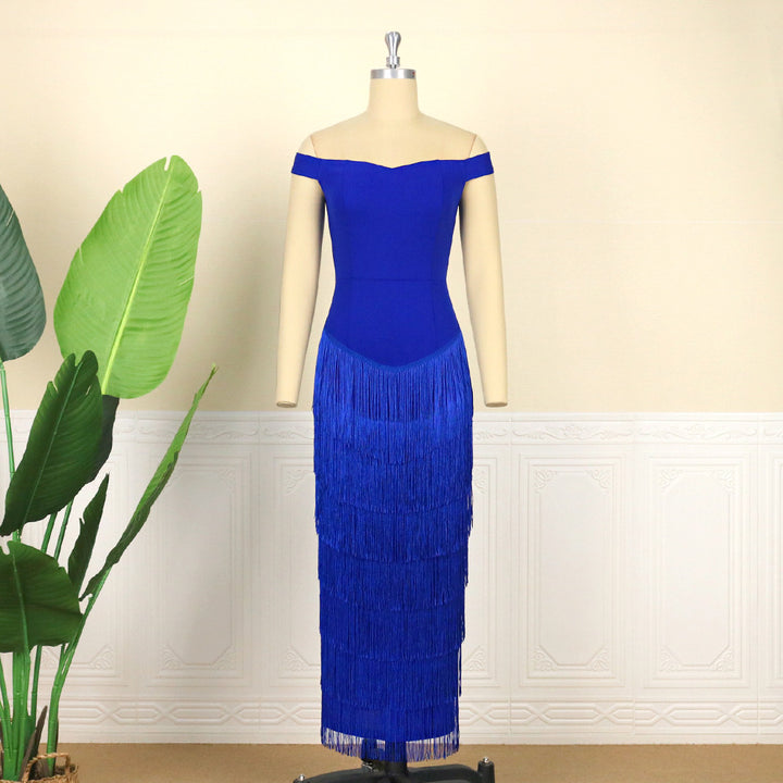 Damen glamouröses Abendkleid mit schulterfreien Rüschen und Fransen Echo Archiv