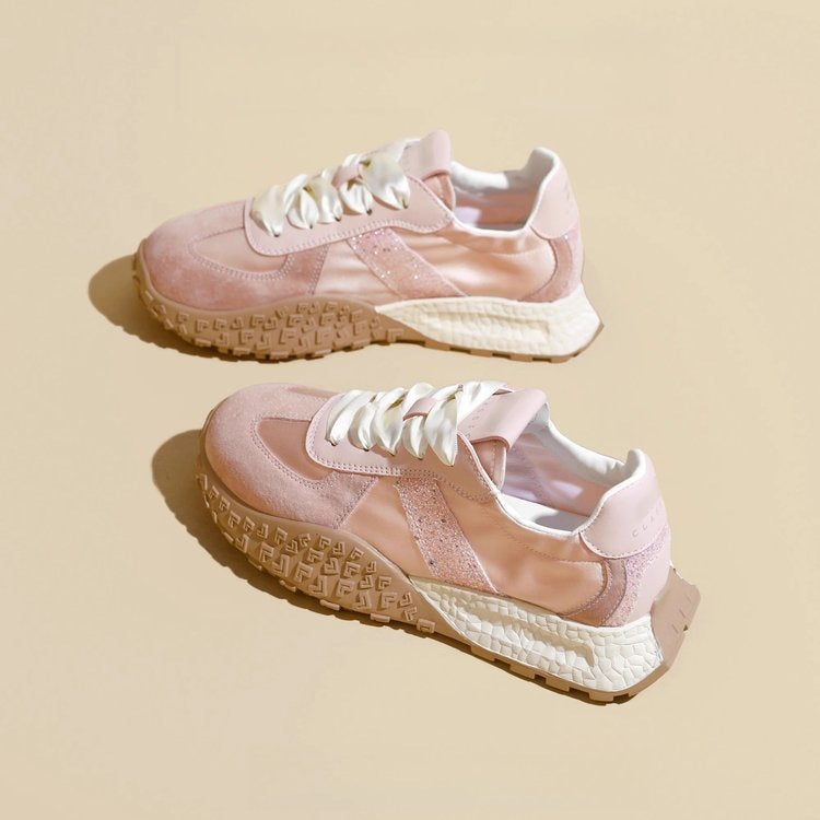 Damen Sportliche Sneakers mit glitzernden Akzenten und futuristischem Design Echo Archiv