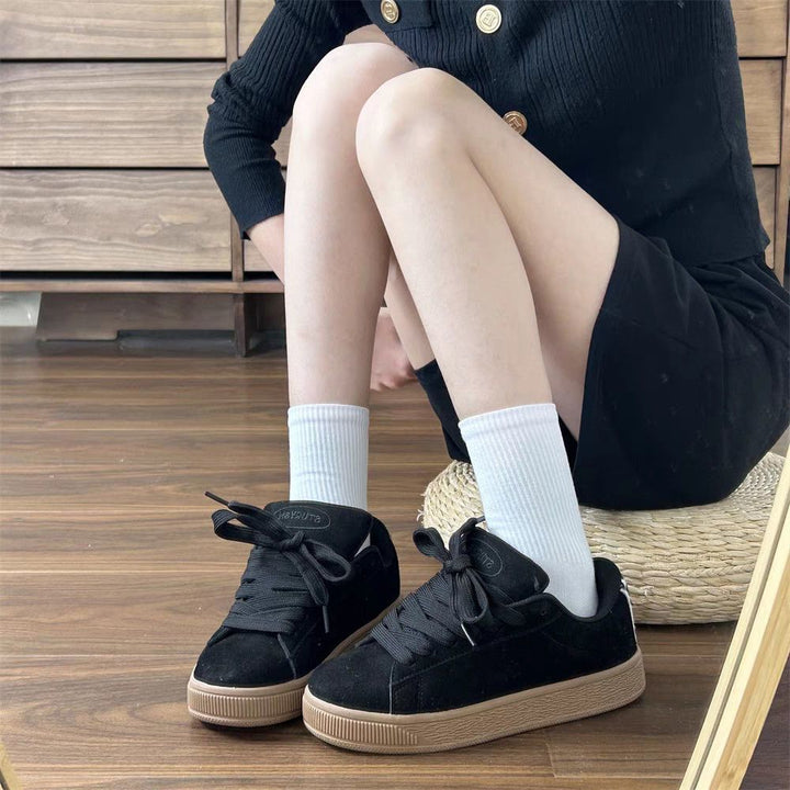 Damen Sportliche Sneakers aus hochwertigem Wildleder mit rutschfester Sohle Echo Archiv