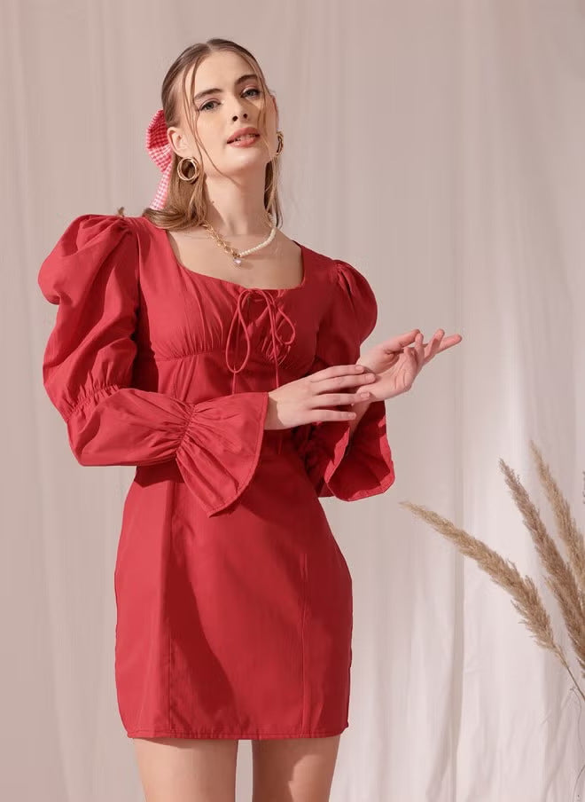 Damen Puffärmeliges Mini-Kleid mit eckigem Ausschnitt, Kordel-Bustier und Glockenärmeln – Élara
