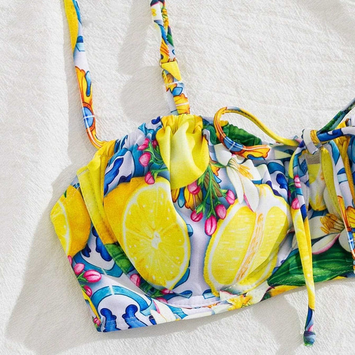 Damen Bikini-Set mit raffinierten Bindebändern und aufregendem Blumenmuster Echo Archiv