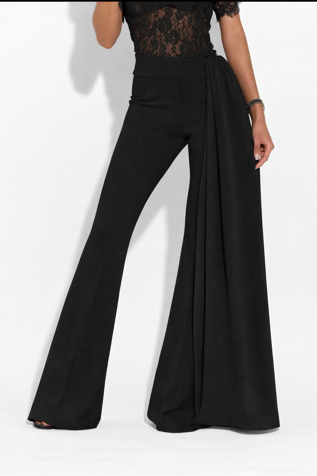 Damen Elegante Flared-Hose mit seitlichem Drapierungseffekt Echo Archiv