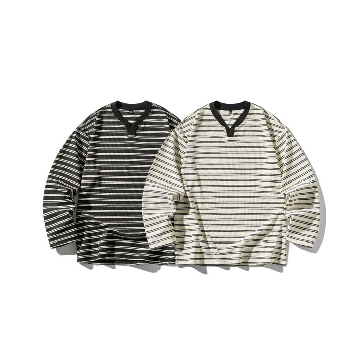 Unisex Gestreiftes Strukturiertes Longsleeve mit Notch-V-Ausschnitt und Rippenstruktur Echoarchiv