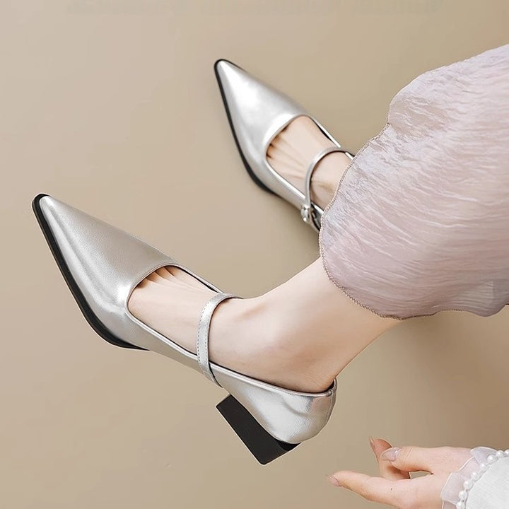 Damen Riemchenpumps im Mary‑Jane‑Stil mit spitzer Zehenkappe und geformtem Blockabsatz Echo Archiv