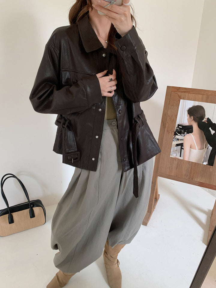 Damen Kurze Oversize-Lederjacke mit Taillenzug und Druckknopfleiste Echoarchiv