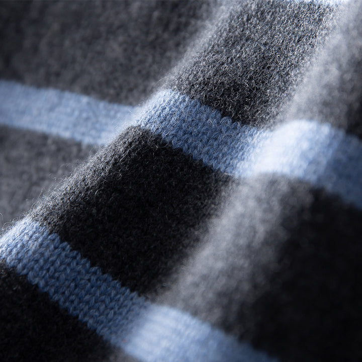 Damen Gestreifter Feinstrick-Pullover mit halbhohem Rippkragen und geripptem Saum Echoarchiv