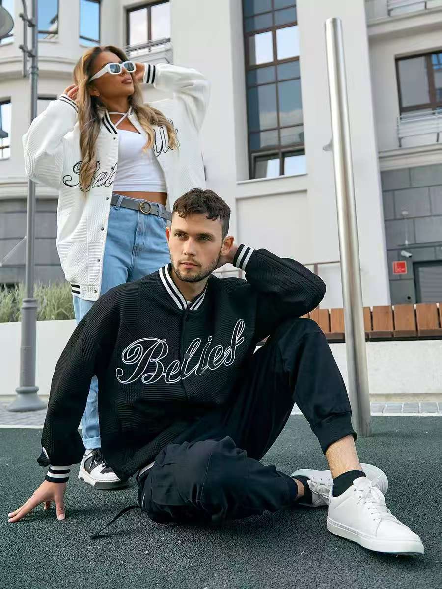 Herren Sportliche Bomberjacke mit strukturiertem Design Echo Archiv