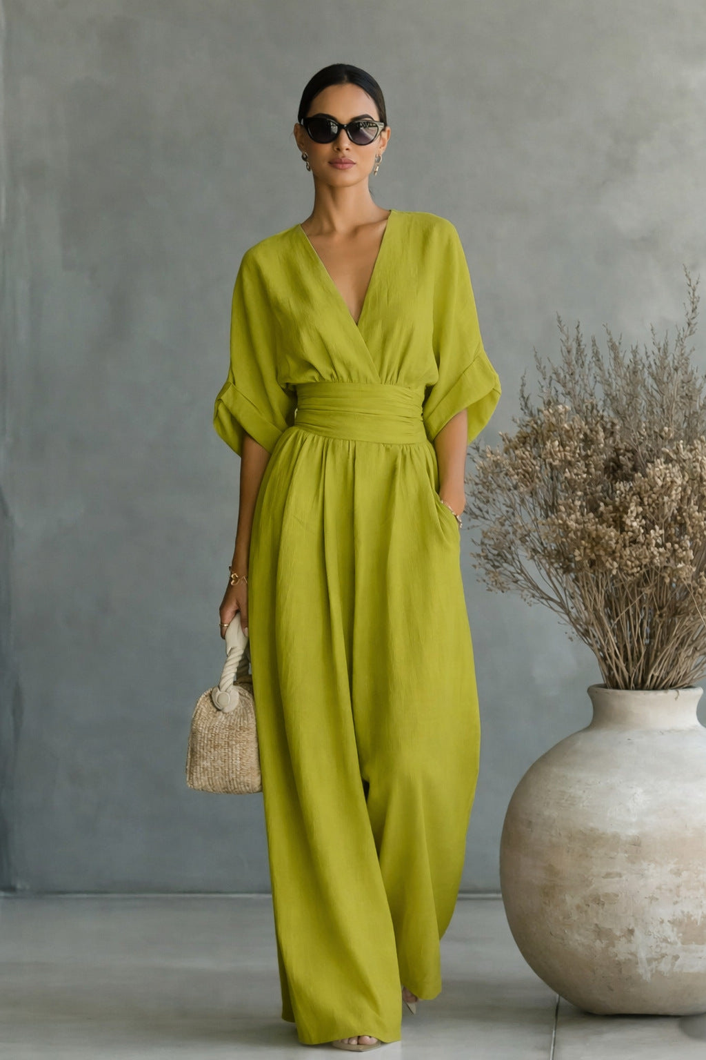 Damen Jumpsuit mit elegantem V-Ausschnitt und weitem Bein Echo Archiv