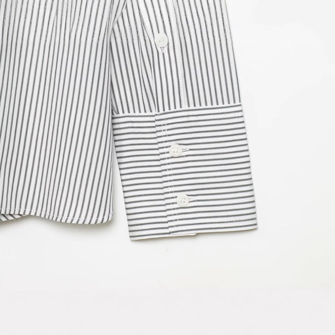 Damen Oversize-Hemdbluse mit Schluppe und Nadelstreifen Echoarchiv