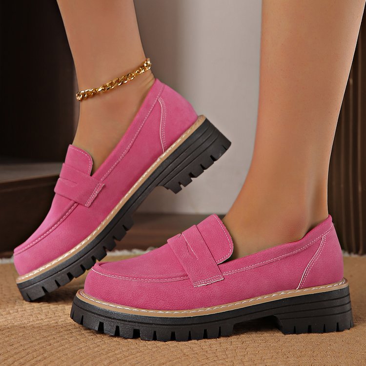 Damen robuster Plateau-Halbschuh im Loafer-Stil mit profilierter Gummisohle und dekorativem Steg Echo Archiv