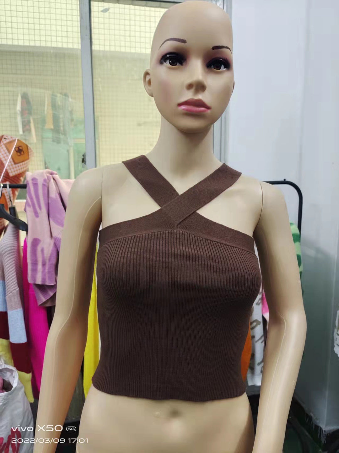 Damen Crop-Top mit schickem Kreuz-Trägerdesign Echo Archiv