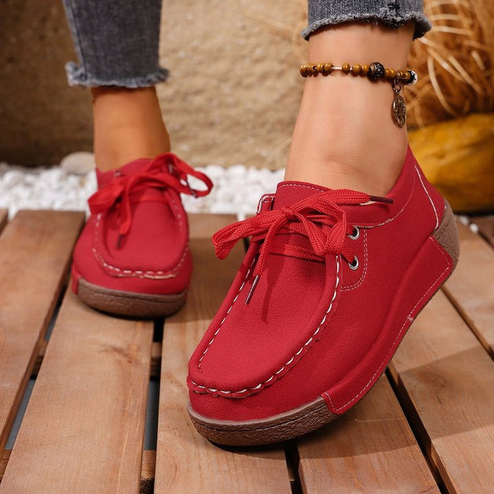 Damen mokassinartige Plateau-Sneaker mit Velourslederoptik, dekorativer Handnaht und stoßdämpfender Profilsohle Echo Archiv