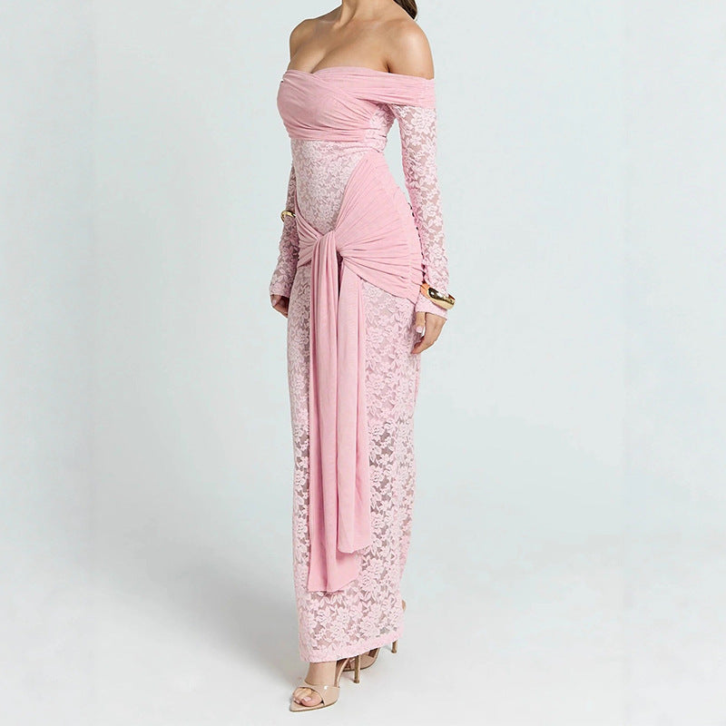 Damen Elegantes Spitzenkleid mit Off-Shoulder-Ausschnitt und Drapierungen Echo Archiv