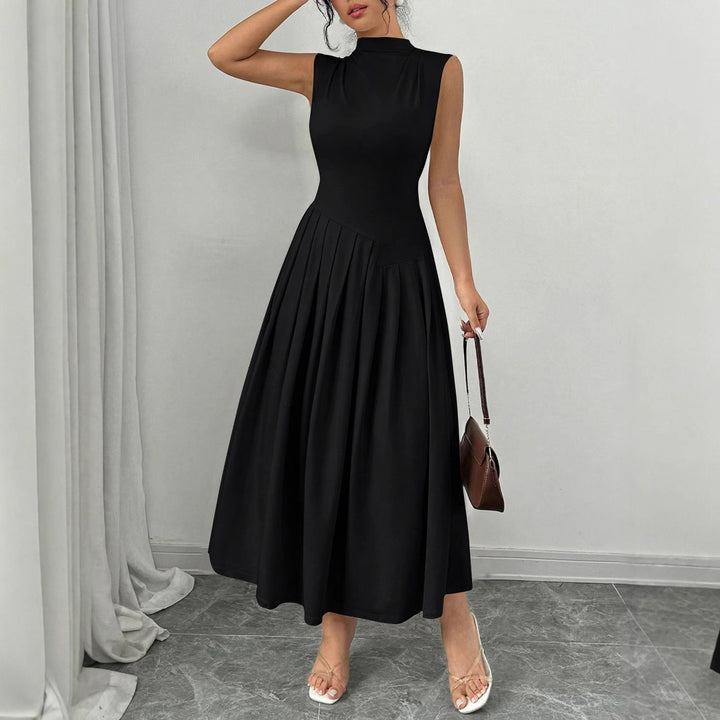 Damen Ärmelloses Maxikleid mit hohem Stehkragen, tailliertem Oberteil und plissiertem Rock – Avérine