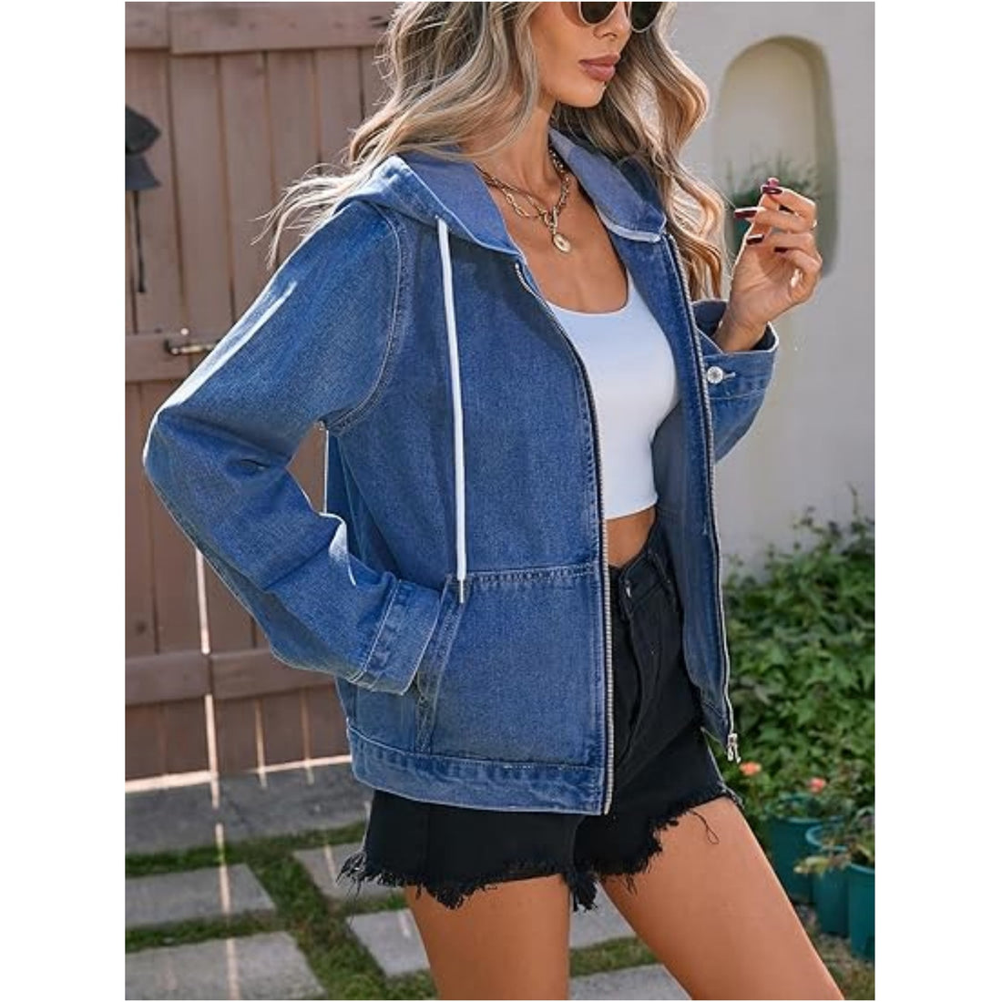 Damen Jeansjacke mit Kapuze, Reißverschluss und Oversize-Schnitt Echo Archiv