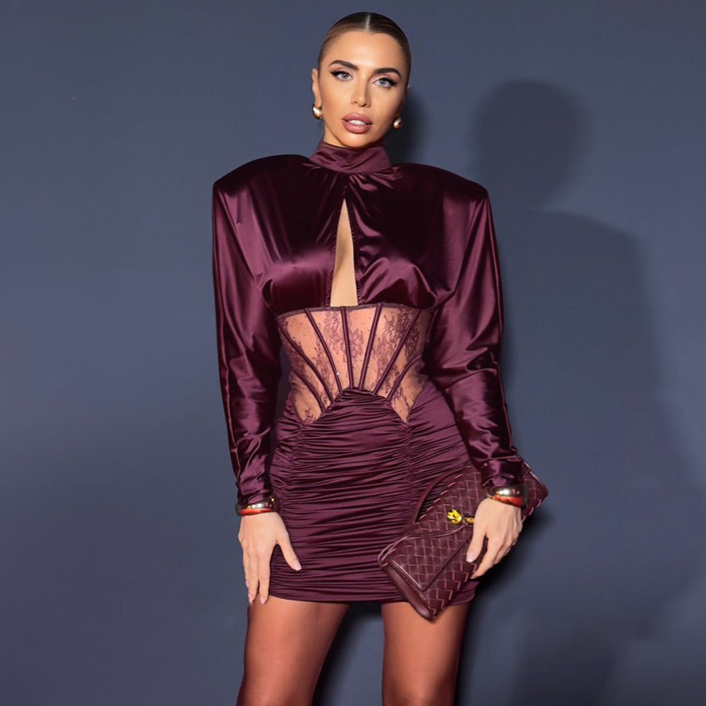 Damen Figurbetontes Cocktailkleid mit elegantem Spitzenbesatz und Raffungen Echo Archiv