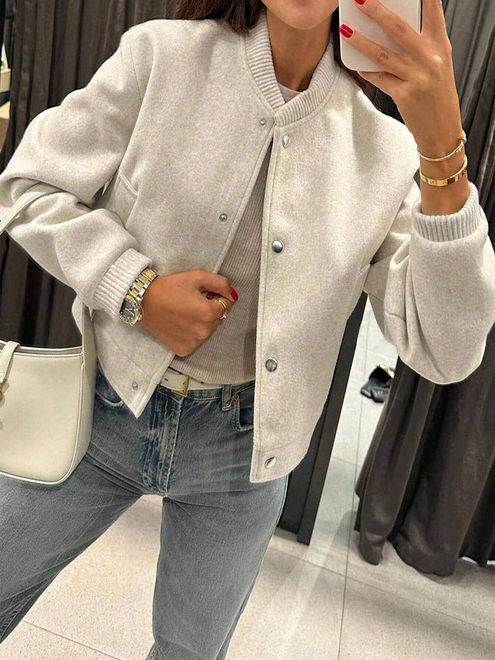 Damen Kurzjacke im Bomberstil aus Teddyfleece mit Rippbündchen – Avenza