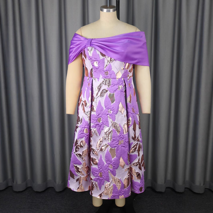 Damen Elegantes Abendkleid mit schulterfreier Applikation und floralen Motiven Echo Archiv
