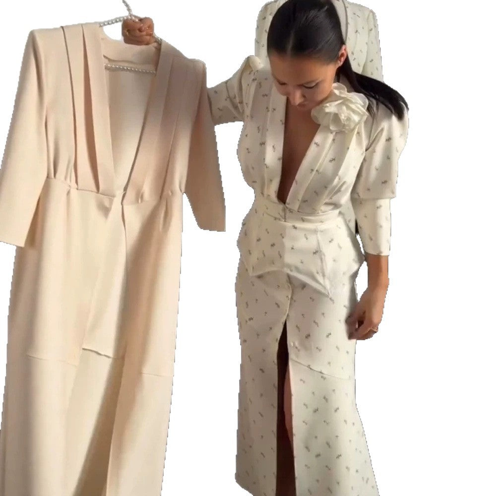 Damen tailliertes Hosenanzug‑Set mit tiefem V‑Ausschnitt, strukturierter Peplum‑Taille und feinem Blumenjacquard Echoarchiv