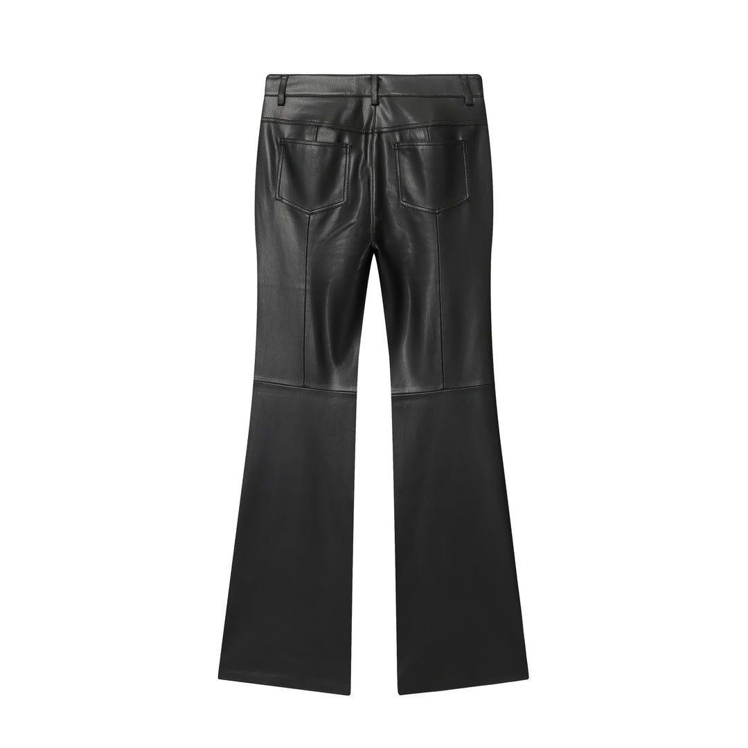 Damen weit geschnittene Kunstleder‑Flarehose mit Teilungsnähten und aufgesetzten Gesäßtaschen – Avélisse