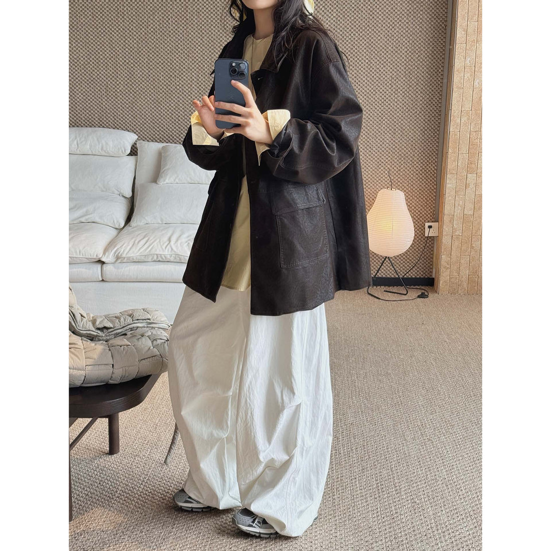 Damen Oversize Kunstleder-Hemdjacke mit breitem Kragen und Pattentaschen Echoarchiv